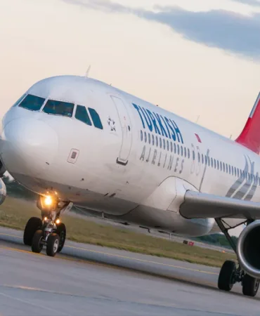 THY Yolcu Uçağında Şok Bomba İhbarı! VIP Terminaline Alındılar, Şüpheli Gözaltında