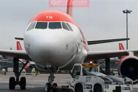 İzmir Uçağında Tıbbi Acil Durum! EasyJet Geri Döndü