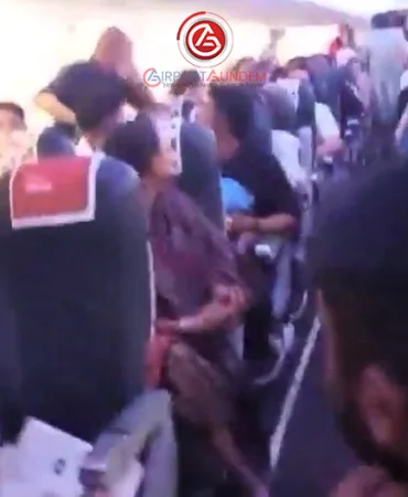 Kokpite Zorla Girmek İstediler: 2 Yolcu Gözaltına Alındı, Uçuş 7 Saat Gecikti