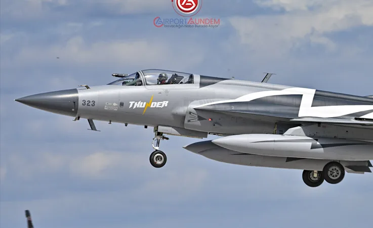 Pakistan’ın JF-17 Block III Savaş Uçağı, RIAT 2025’te “Spirit of the Meet” Ödülünü Kazandı