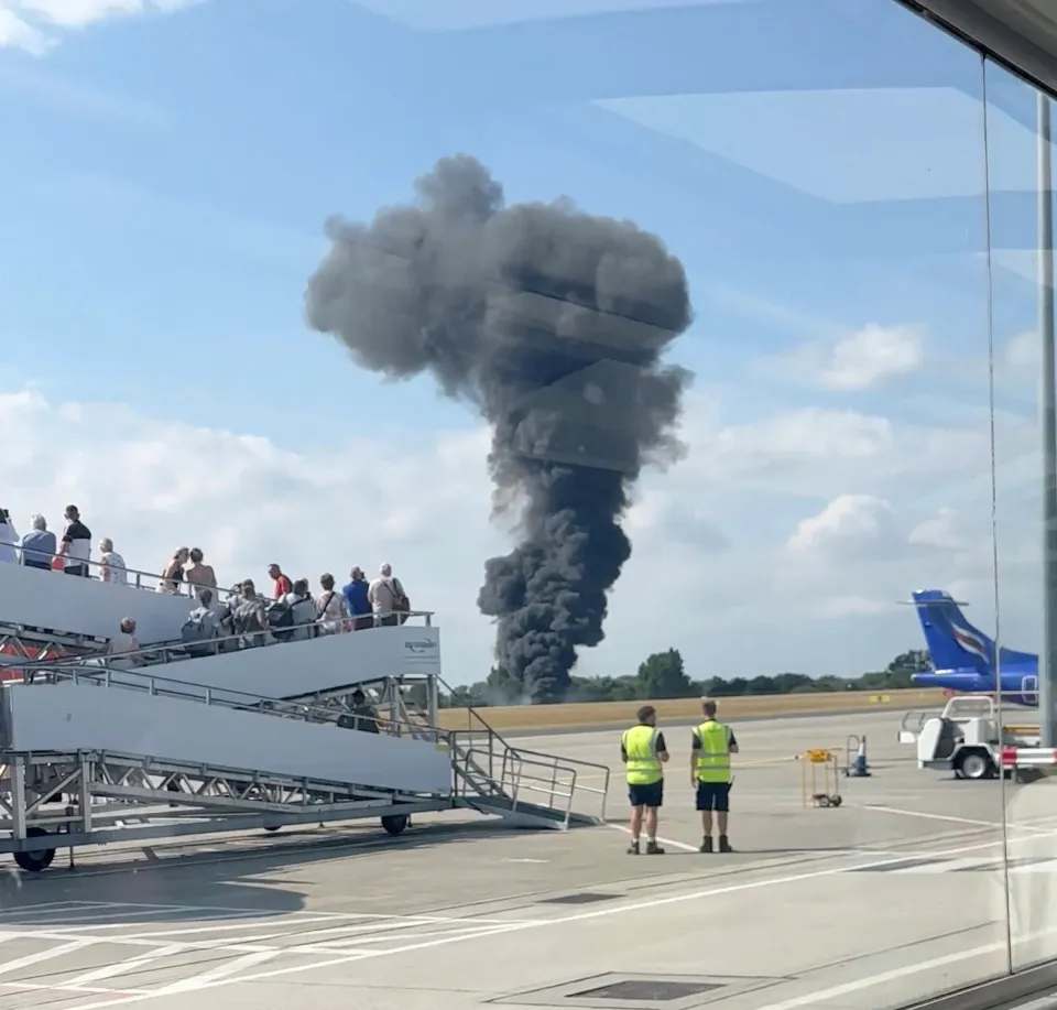 Havalanan Uçak Saniyeler İçinde Çakıldı: Patlama ve Alev Topu!
