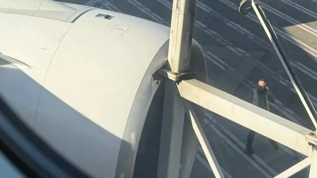 Qantas A380 Uçağı Köprüye Çarptı, Motorunda Hasar Oluştu 3 Havacılık Haberleri Qantas Qantas A380 Uçağı Köprüye Çarptı, Motorunda Hasar Oluştu