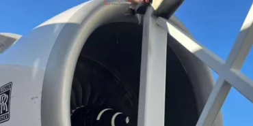 Qantas A380 Uçağı Köprüye Çarptı, Motorunda Hasar Oluştu