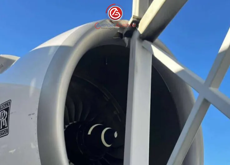 Qantas A380 Uçağı Köprüye Çarptı, Motorunda Hasar Oluştu