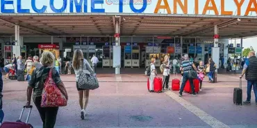 Turist Akını Durmuyor: Antalya Rekora Koşuyor!