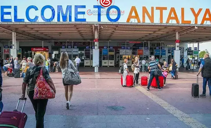 Turist Akını Durmuyor: Antalya Rekora Koşuyor!