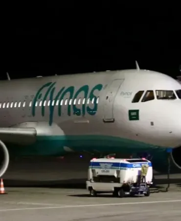 Trabzon Havalimanı’nda Alarm! Flynas Uçağı Acil İniş Yaptı
