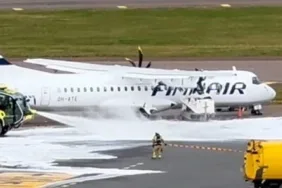 Finnair ATR72, Helsinki Havalimanı’nda Yer Araçına Çarptı