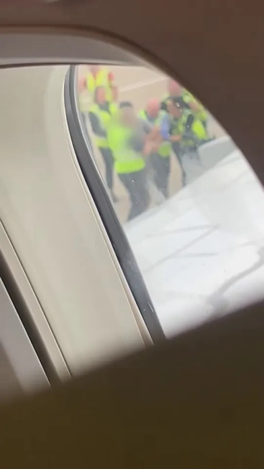 Uçakta Votka Açtılar: Jet2 İki Yolcuyu Kara Listeye Aldı