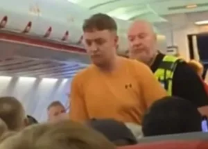 Jet2-Plane-Makes-U-Turn-Drunk-Passenger-Arrested-by-Police