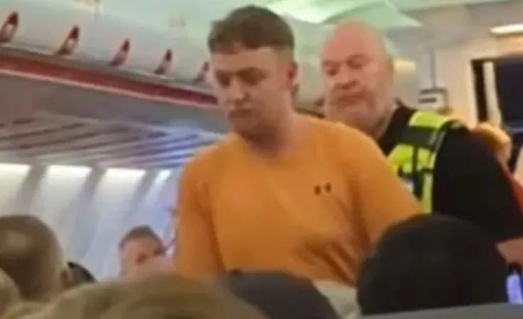 Jet2 Uçağı U Dönüşü Yaptı: Sarhoş Yolcu Polis Tarafından Tutuklandı