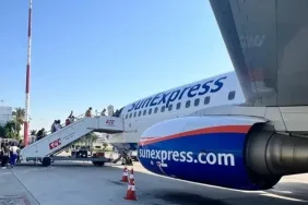 Havada Panik: SunExpress Uçağında Yolcu Bayıldı, Sefer Gecikti