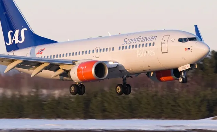 SAS Seferinde Pilot Kokpitte Fenalaştı: Yedek Ekip Devreye Girdi