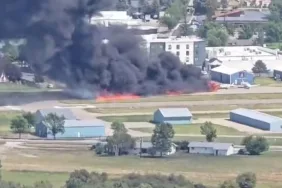 İniş Yapan Uçak Park Halindeki Uçağa Çarparak Alev Topuna Döndü