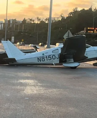 Plane-Makes-Emergency-Landing-on-Highway;-FAA-and-CHP-Investigate