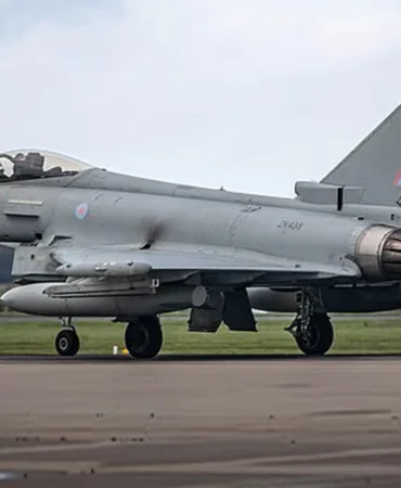 RAF, İletişimi Kesilen Uçak İçin Jetleri Gönderdi: Sonik Patlama Duyuldu