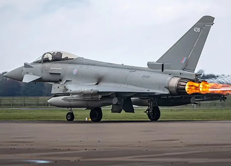 RAF, İletişimi Kesilen Uçak İçin Jetleri Gönderdi: Sonik Patlama Duyuldu