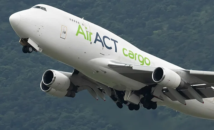 TC-ACF Tescilli 747, Motor Kaybıyla Acil İniş Yaptı!