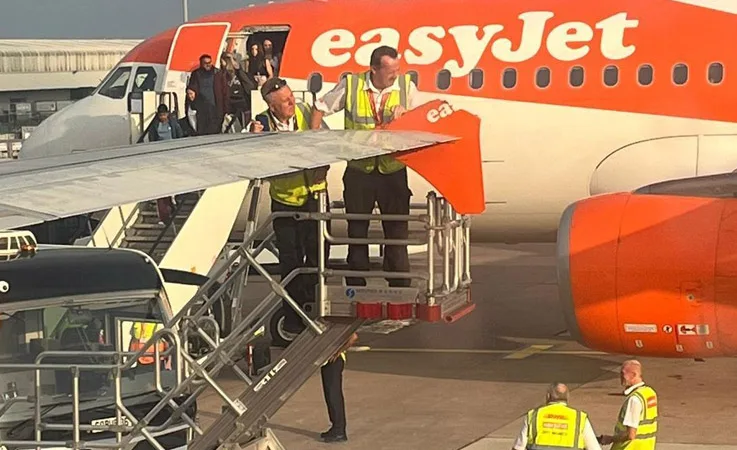 Manchester Havalimanı’nda İki EasyJet Uçağı Çarpıştı