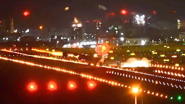 UPS Uçağı Tayfun İnişinde Kontrolden Çıktı: Motoru Piste Sürtündü