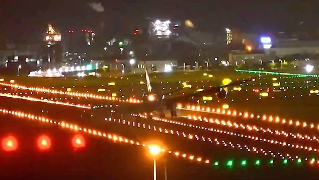 UPS Uçağı Tayfun İnişinde Kontrolden Çıktı: Motoru Piste Sürtündü