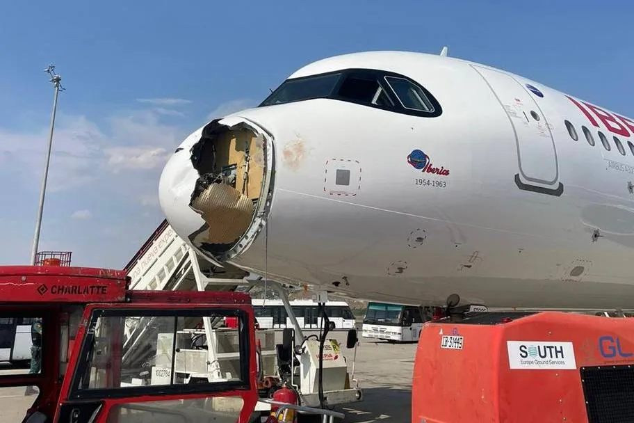 IB579 Seferinde Kuş Çarpması: A321neo Radome’u Parçalandı
