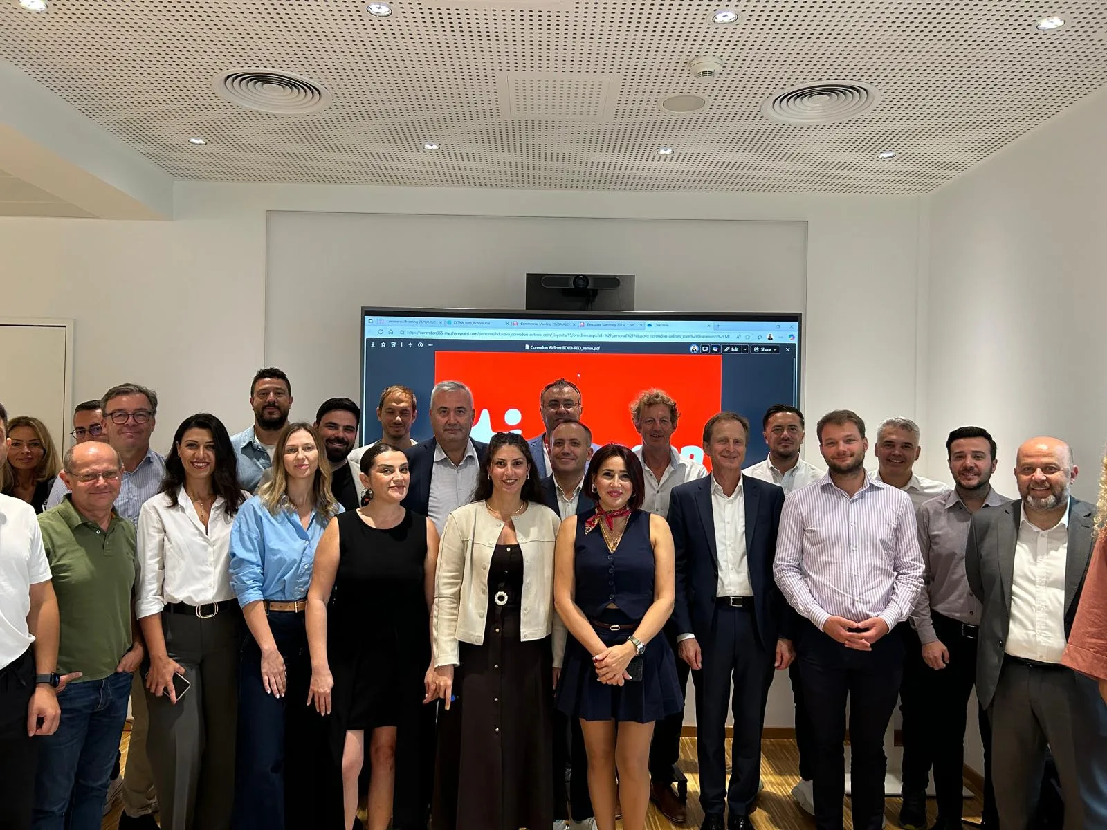 Corendon Airlines, Corendon 20. yıl, Frankfurt Havalimanı, HOLM binası, Almanya ofisi, Avrupa havayolu operasyonları, tatil hava yolu, direkt uçuşlar, Türkiye havacılık sektörü, Avrupa uçuş ağı, filo yatırımları, yeni nesil uçaklar, yakıt verimli uçaklar, yolcu deneyimi, uçuş ağı genişletme, Almanya turizm pazarı, Avrupa tatil destinasyonları, satış ve pazarlama, havayolu şirketi yatırımları, Corendon Airlines haberleri