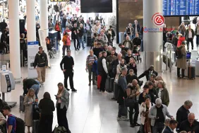 Drone Krizi: İki Havalimanı Uçuşlara Kapatıldı, 20 Bin Yolcu Etkilendi