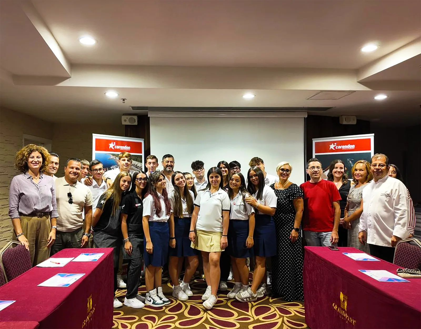 30 İtalyan Öğrenci Corendon Otellerinde Staj Yaptı