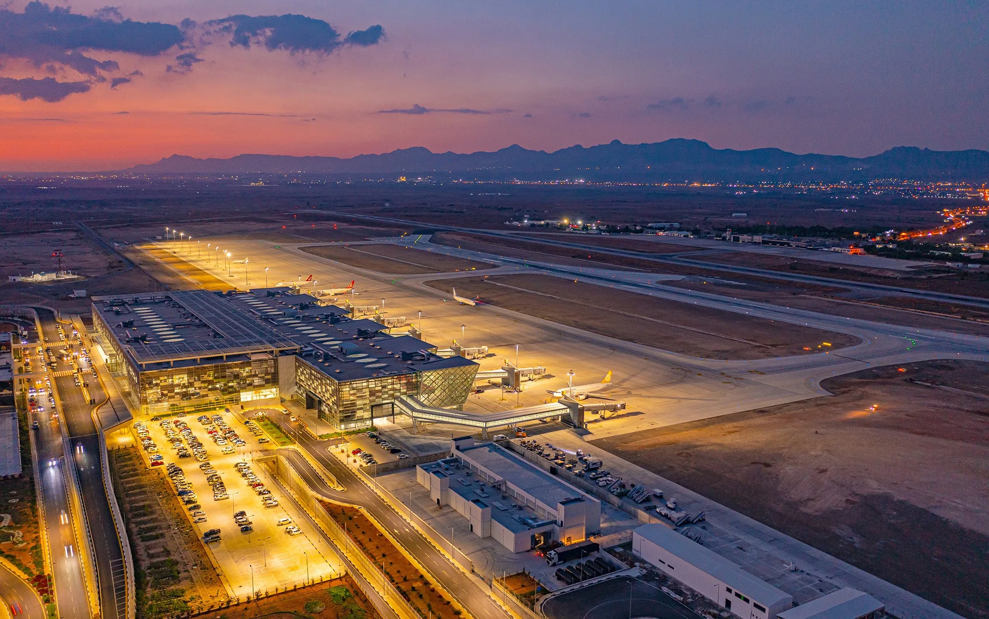 Kıbrıs’ın En Büyük Havalimanında Yolcu Sayısı 600 Bin Arttı