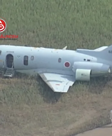 Faciadan Dönüldü: Japonya’da SDF Uçağı Pistten Çıktı