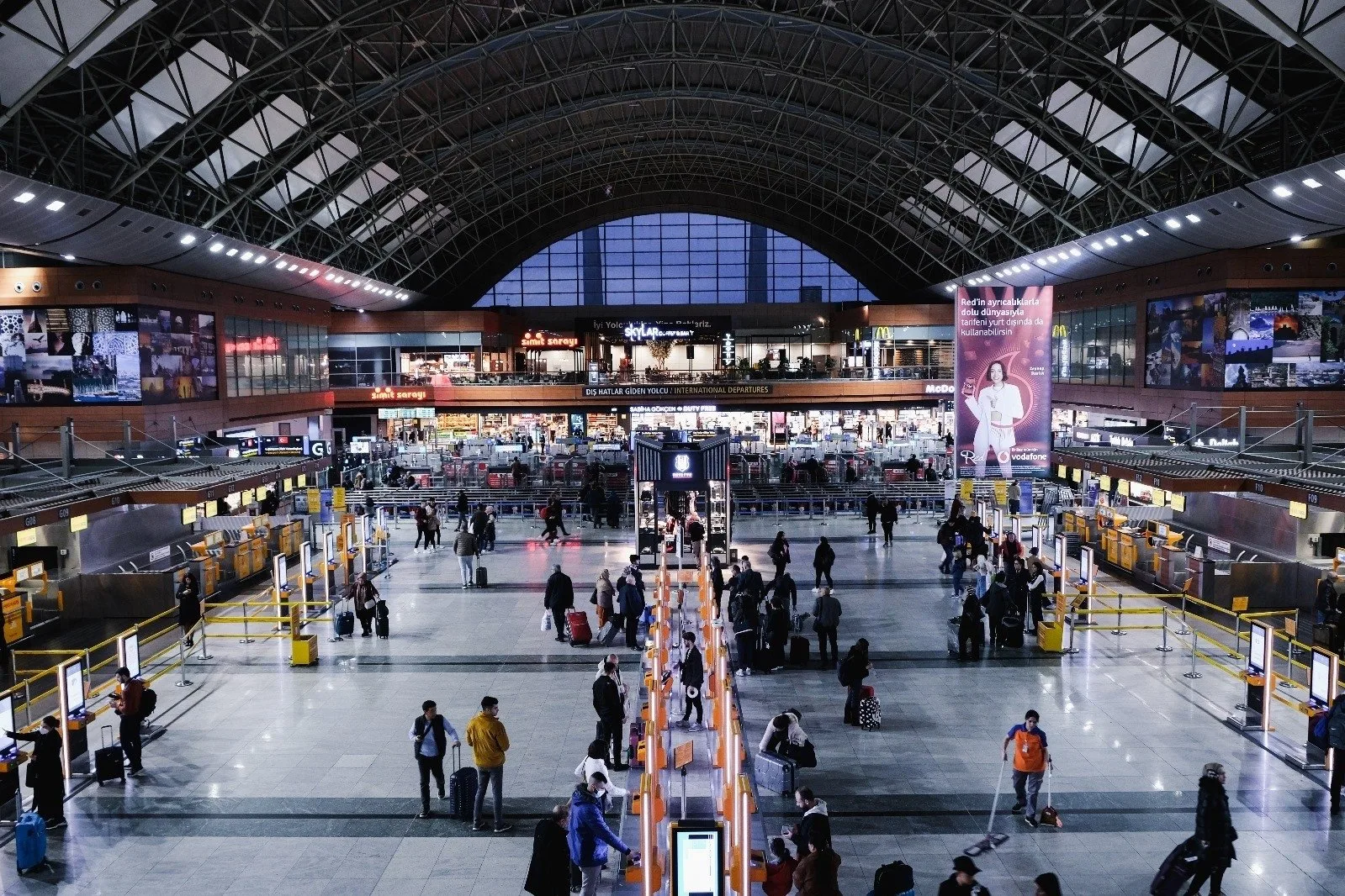 DHMİ Ağustos 2025 Raporu: 261 Bin 755 Uçuş, 511 Bin Ton Yük Taşındı 3 Havacılık Haberleri DHMİ DHMİ Ağustos 2025 Raporu: 261 Bin 755 Uçuş, 511 Bin Ton Yük Taşındı