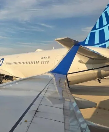 O’Hare’da uçak kanadı diğer uçağa çarptı