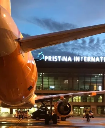 Kosova Havalimanında Şok Ölüm