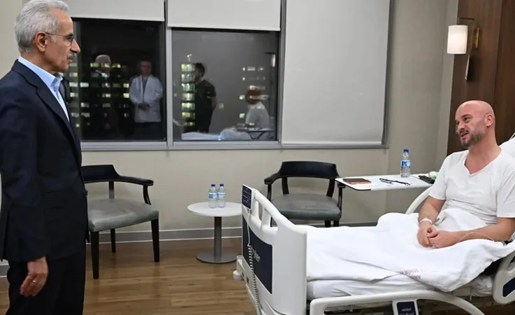 Ulaştırma Bakanı’ndan Enes Çakmak’a Geçmiş Olsun!