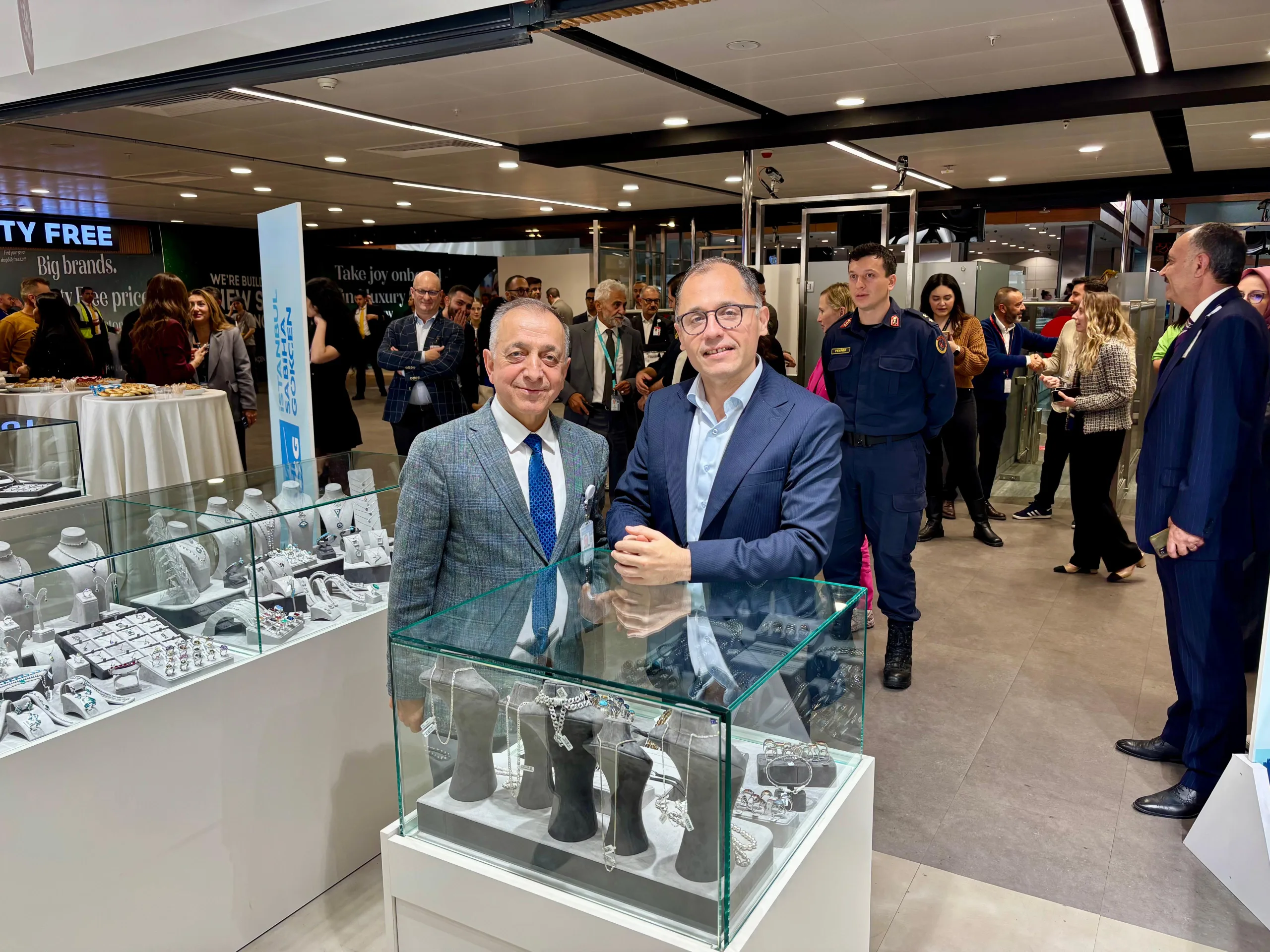 Seyahat ve Şıklık Buluştu! Sabiha Gökçen’de Silver&More Mağazası Açıldı