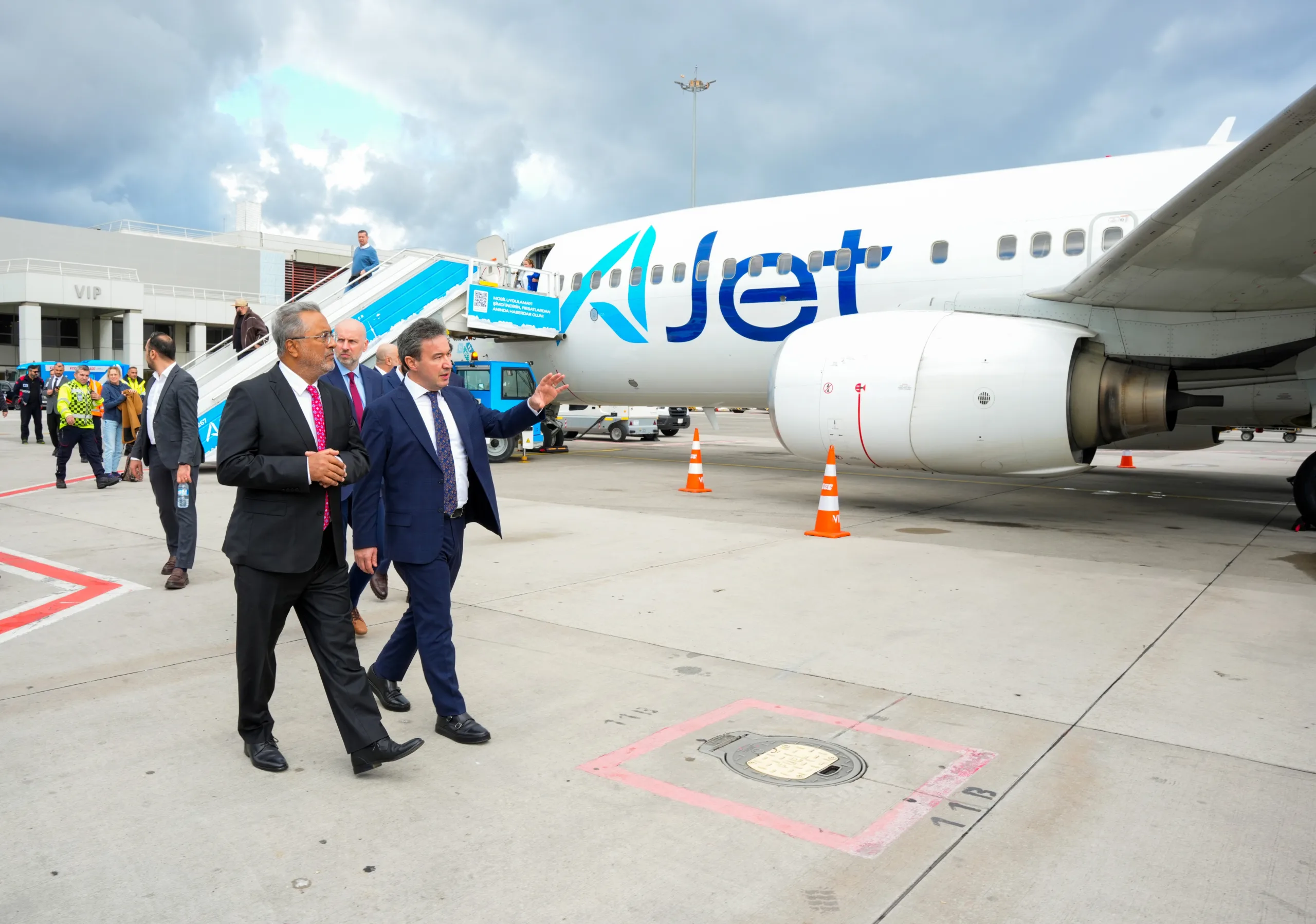 THY Başkanı Ahmet Bolat’tan AJet Çalışanlarına Sahada Tam Destek