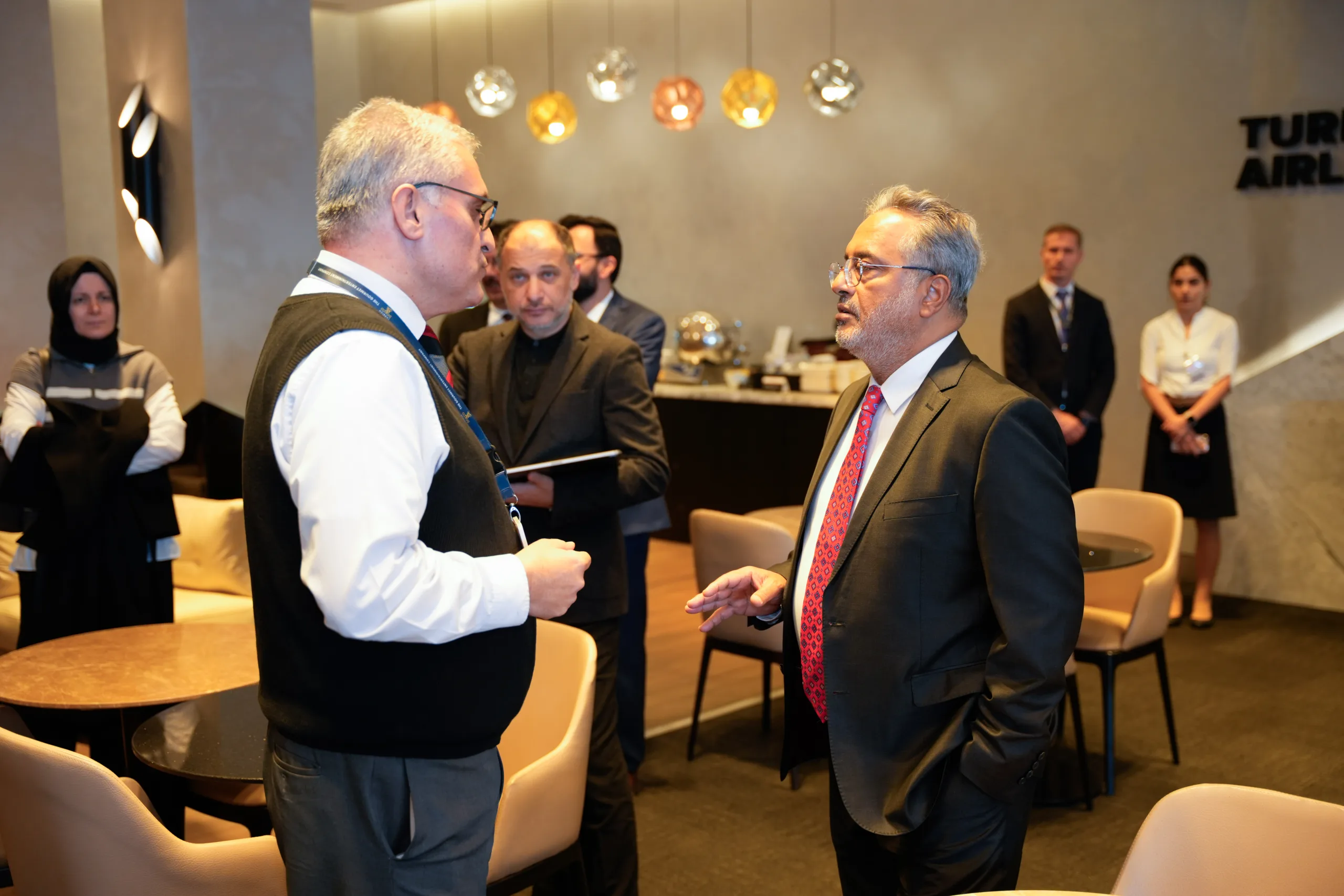 THY Başkanı Ahmet Bolat’tan AJet Çalışanlarına Sahada Tam Destek