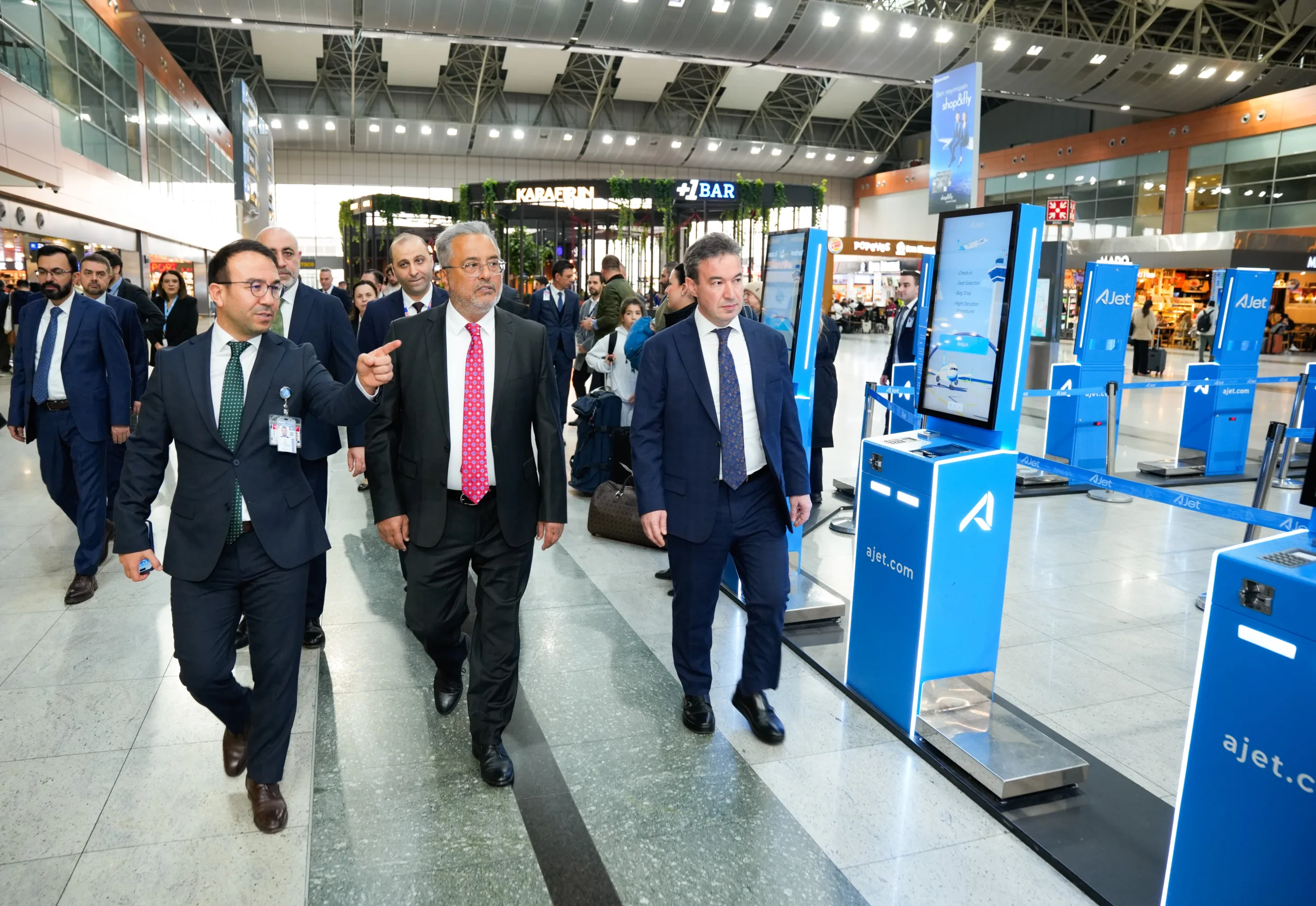 THY Başkanı Ahmet Bolat’tan AJet Çalışanlarına Sahada Tam Destek