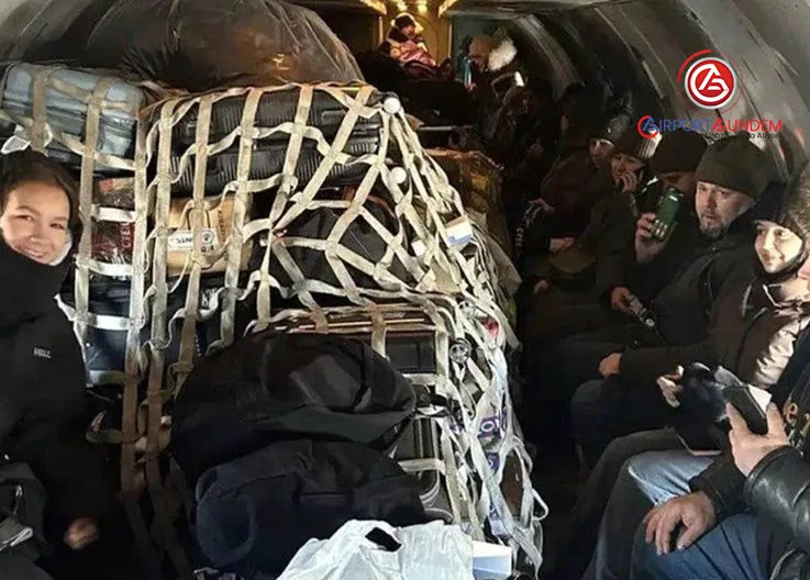 Rusya’da Havacılık Krizi Derinleşiyor: Yolcular Kargo Uçağına Bindirildi