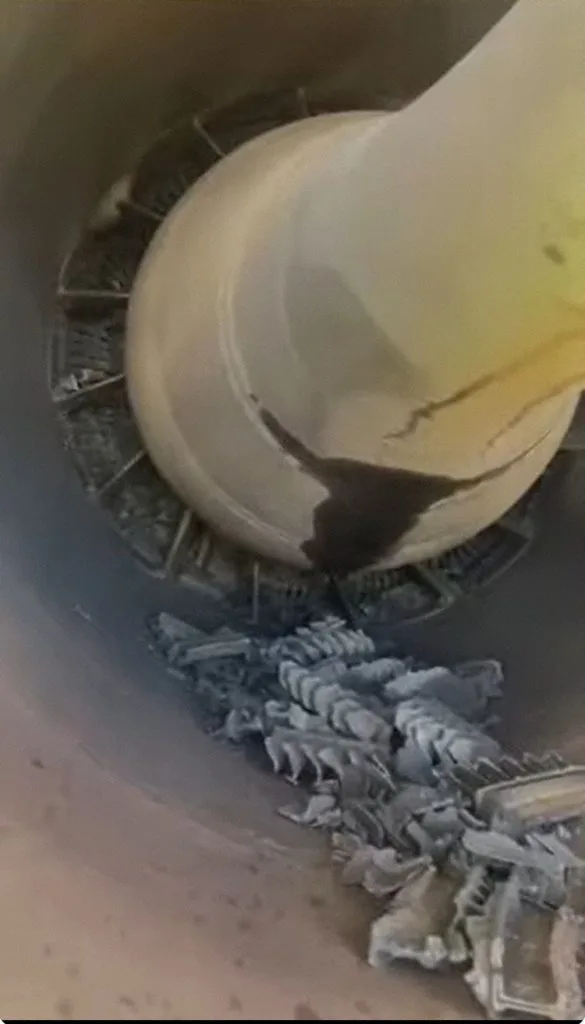 EasyJet A320’de CFM56 Motorunda Türbin Dağıldı