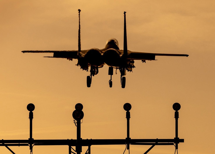 İran, Basra Körfezi Yakınlarında F-15 Savaş Uçağını Düşürdüğünü Açıkladı