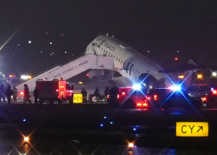 LaGuardia’da Pist Kazası: 2 Pilot Öldü, 41 Kişi Hastaneye Kaldırıldı