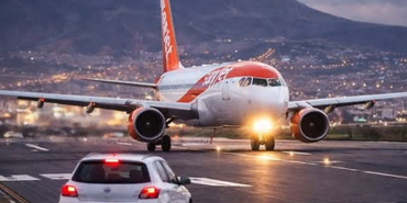 Napoli Havalimanı’nda Pist İhlali: Kalkış İzni Alan Uçağın Önüne Araç Çıktı