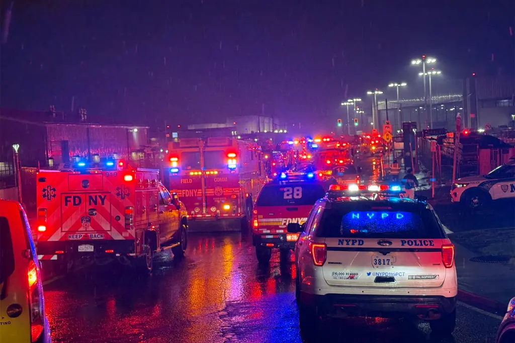 LaGuardia Havalimanı’nda Uçak Kazası: Air Canada Uçağı İniş Sırasında Kurtarma Aracına Çarptı