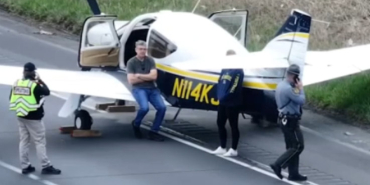 ABD’de Otoyola Zorunlu İniş: Pilot Facianın Eşiğinden Döndü