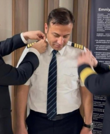 AJet’te İlk Kaptan Terfileri: 4 Pilot Kokpitin Sol Koltuğuna Geçti