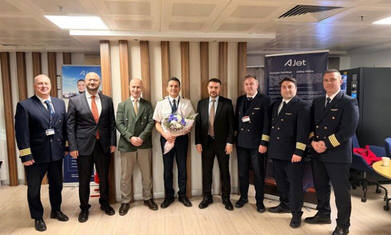 AJet’te İlk Kaptan Terfileri: 4 Pilot Kokpitin Sol Koltuğuna Geçti 1 Ajet Hava Yolları Haberleri AJet AJet’te İlk Kaptan Terfileri: 4 Pilot Kokpitin Sol Koltuğuna Geçti