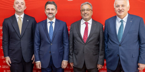 Ahmet Bolat 21 Yıllık Kariyerine Nokta Koydu