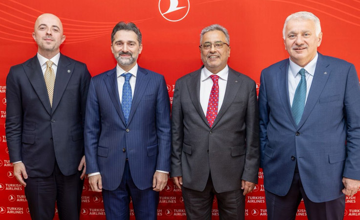 Ahmet Bolat 21 Yıllık Kariyerine Nokta Koydu